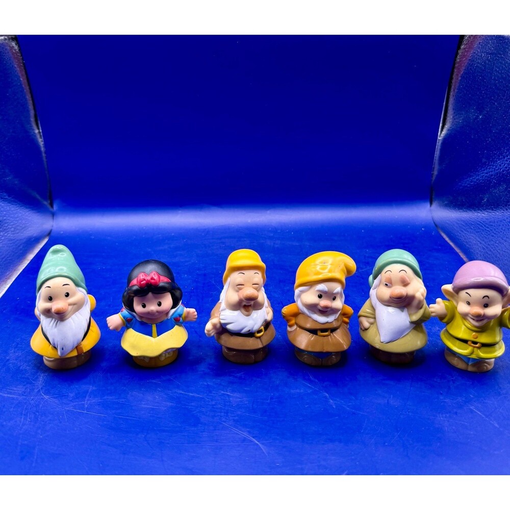 Fisher Price Little People Disney Snow White and 5 Dwarfs Lot of 6